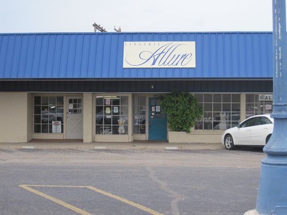 Civic Circle Shopping Center: 2803 Civic Cir, Amarillo, TX 79109
